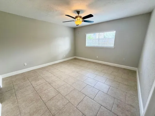 $2,200 | 16730 Frigate Drive, Friendswood, TX 77546