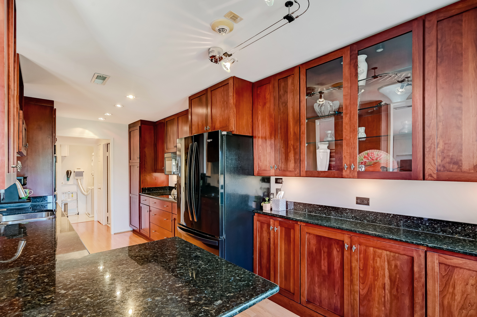 1140 Old Mill Road, Unit 405 Hinsdale, IL 60521 - Photo 10 of 24 Gallery Image 10