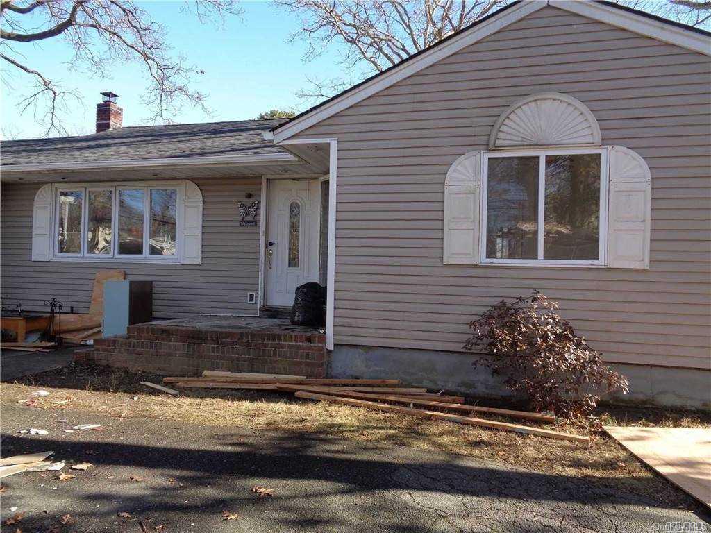 1453 East Forks Road Bay Shore, NY 11706 - Photo 1 of 1 Gallery Image 1