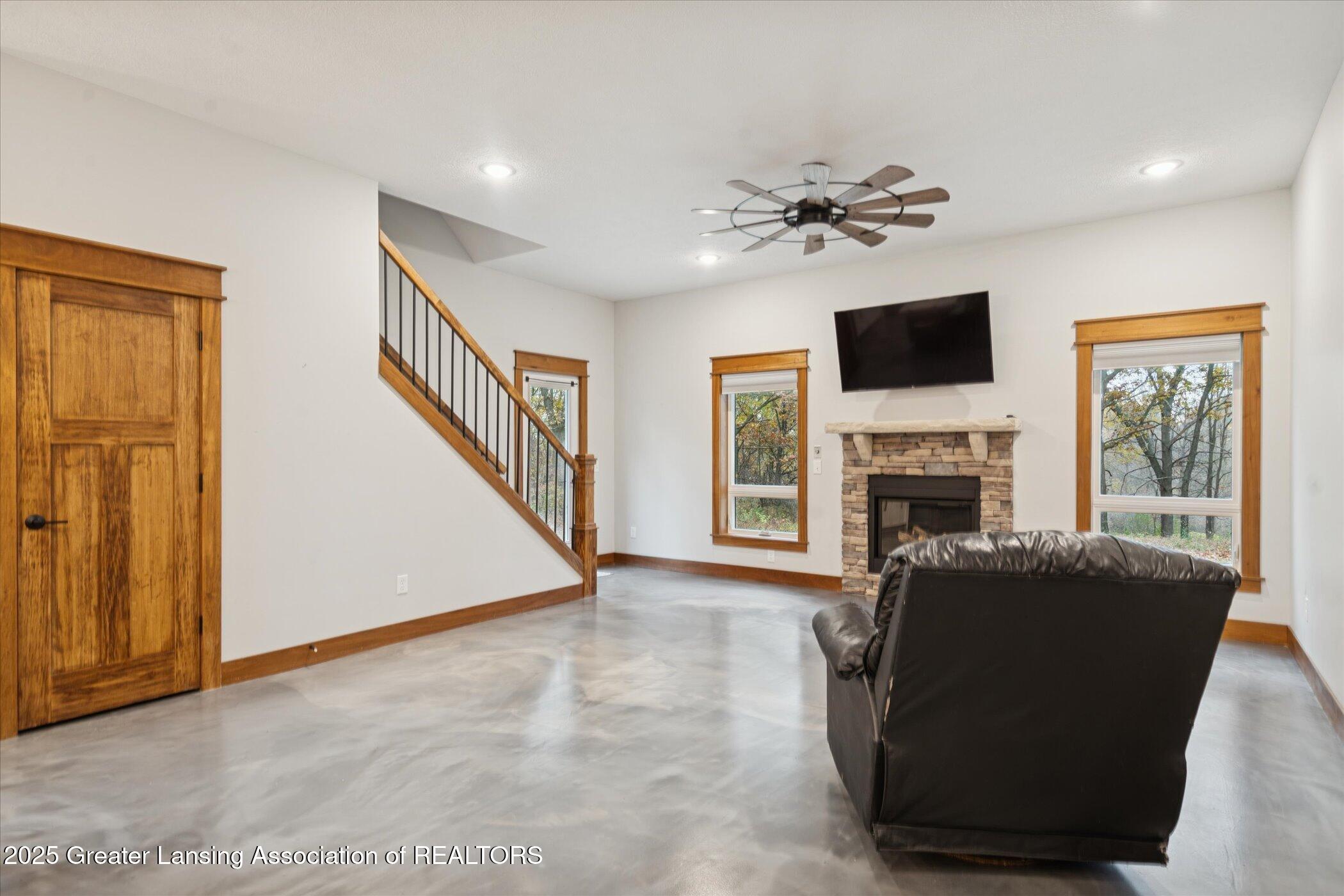 6706 East Price Road St. Johns, MI 48879 - Photo 9 of 50 10-6706-E-Price-Rd-WindowStill-Photograp
