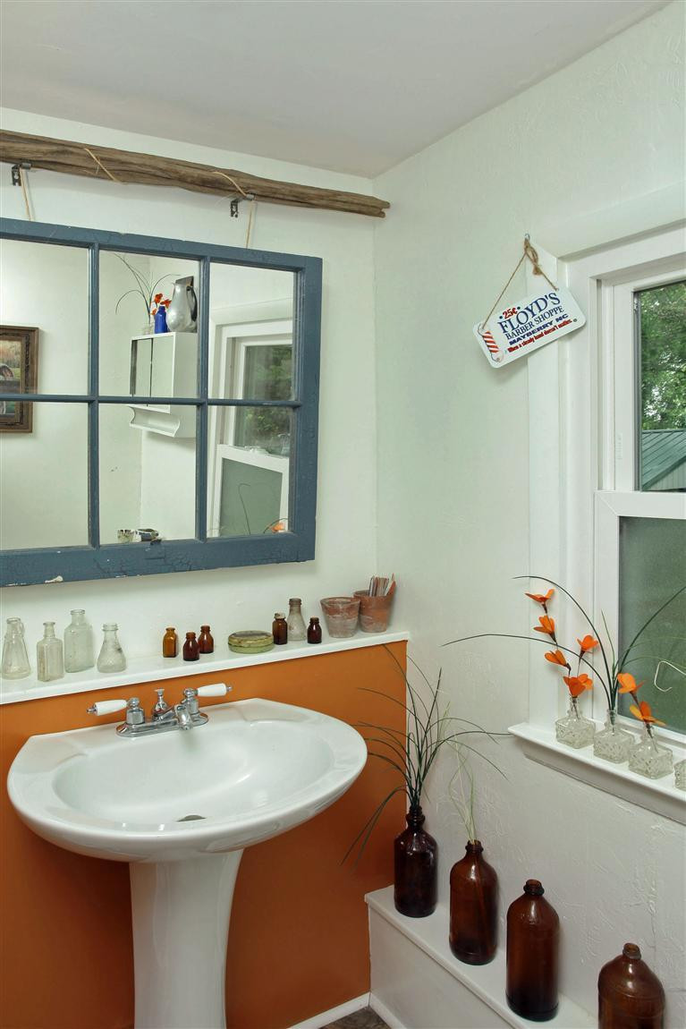 2224 Taylor Ridge Road Nicholasville, KY 40356 - Photo 19 of 37 2nd full bath-has a walk-in shower.