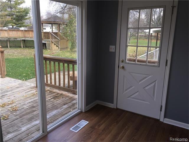 3207 South Vassar Road Davison, MI 48423 - Photo 10 of 42 10.jpg