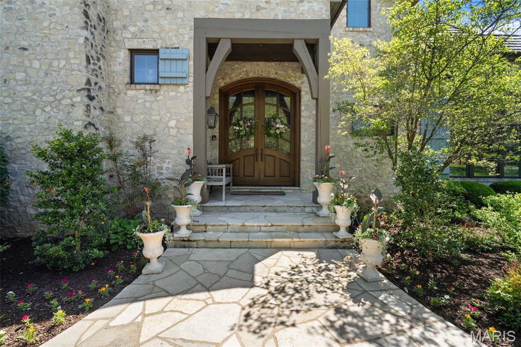 10144 Winding Ridge Road Ladue, MO 63124 - Photo 3 of 69