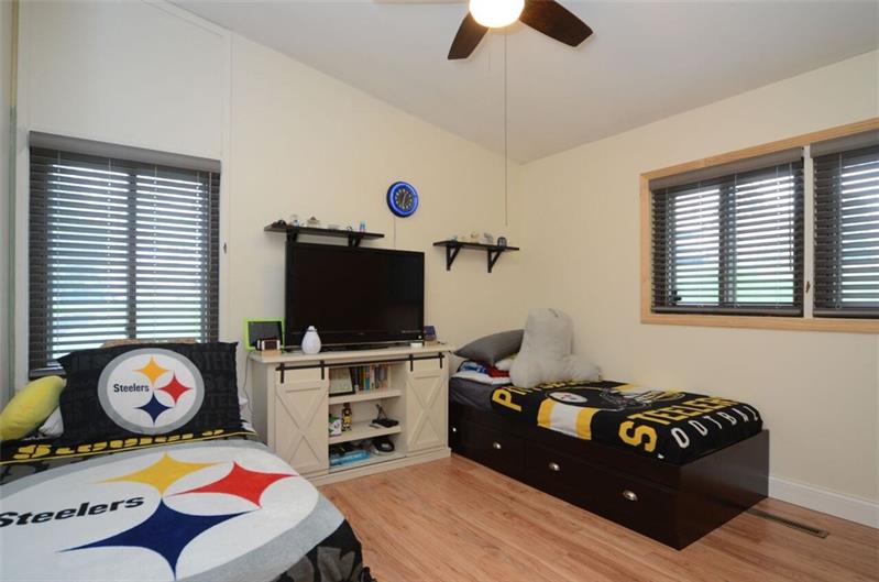 113 Nike Road Coraopolis, PA 15108 - Photo 8 of 13 Gallery Image 8