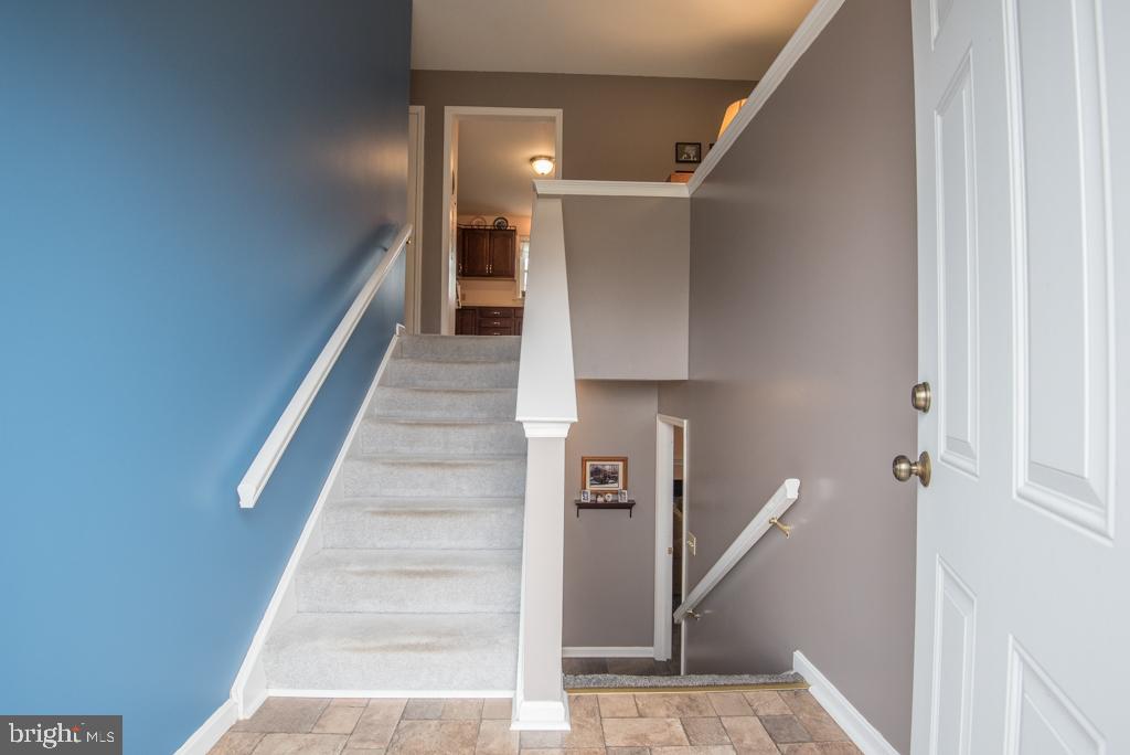 130 Scotland Road Quarryville, PA 17566 - Photo 4 of 41 Foyer