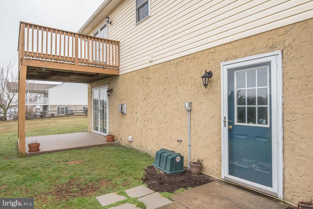 130 Scotland Road Quarryville, PA 17566 - Photo 34 of 41 Patio & Deck