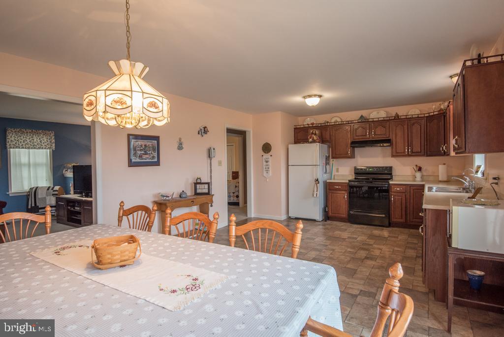 130 Scotland Road Quarryville, PA 17566 - Photo 10 of 41 Kitchen