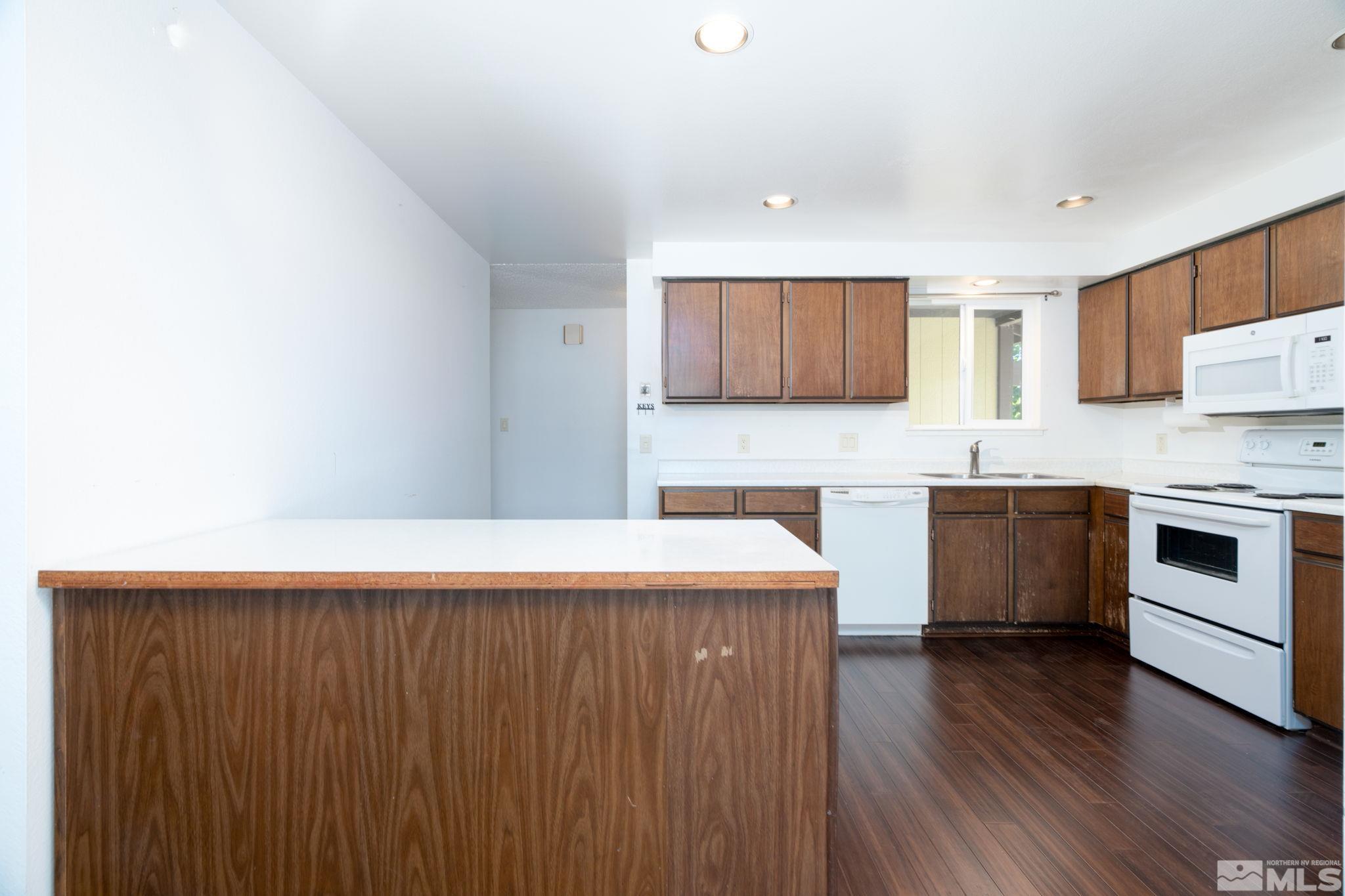 4075 Billy Drive Reno, NV 89502 - Photo 8 of 28 Photo 8