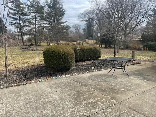 988 Plum Ridge Columbus, OH 43213 - Photo 4 of 34 3