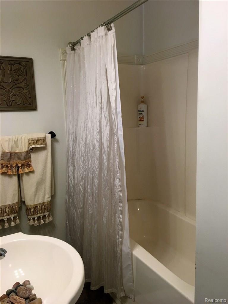 2321 Kint Road Jackson, MI 49202 - Photo 27 of 60 FULL BATH