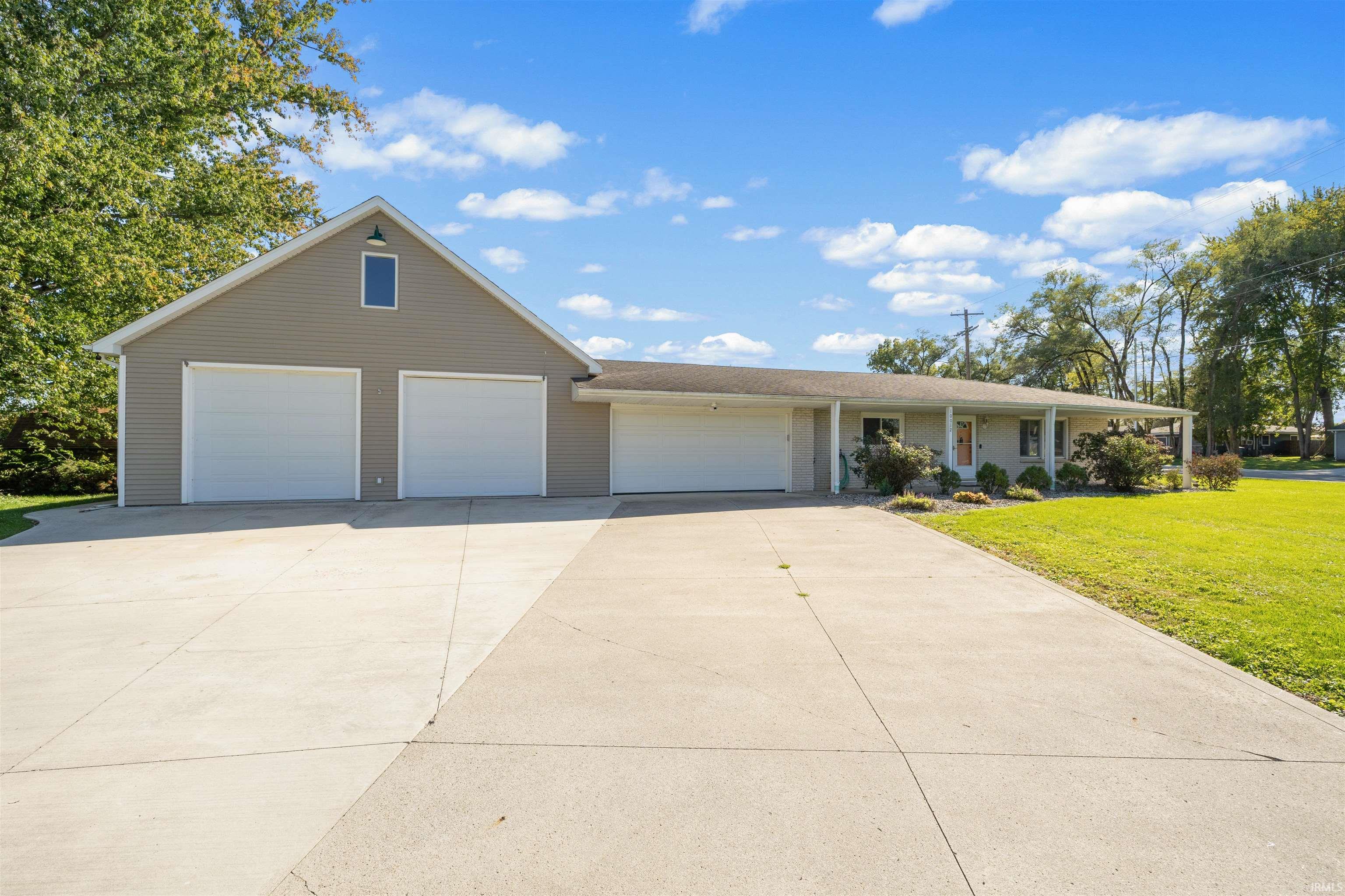 10012 Hosler Road Leo, IN 46765 - Photo 31 of 38 Gallery Image 31