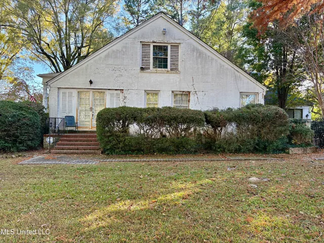 $299,900 | 407 South Ward Street, Senatobia, MS 38668