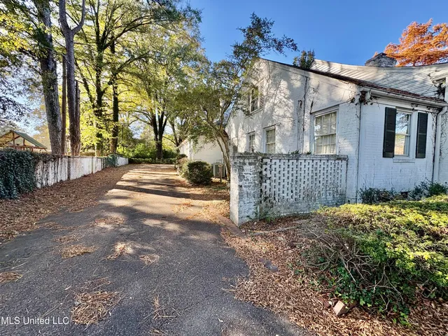 $299,900 | 407 South Ward Street, Senatobia, MS 38668