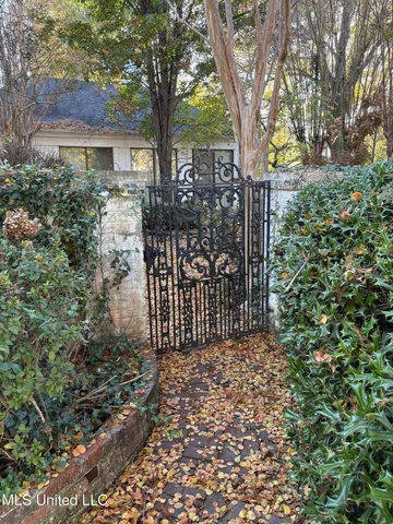 $299,900 | 407 South Ward Street, Senatobia, MS 38668