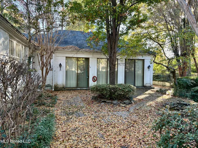 $299,900 | 407 South Ward Street, Senatobia, MS 38668