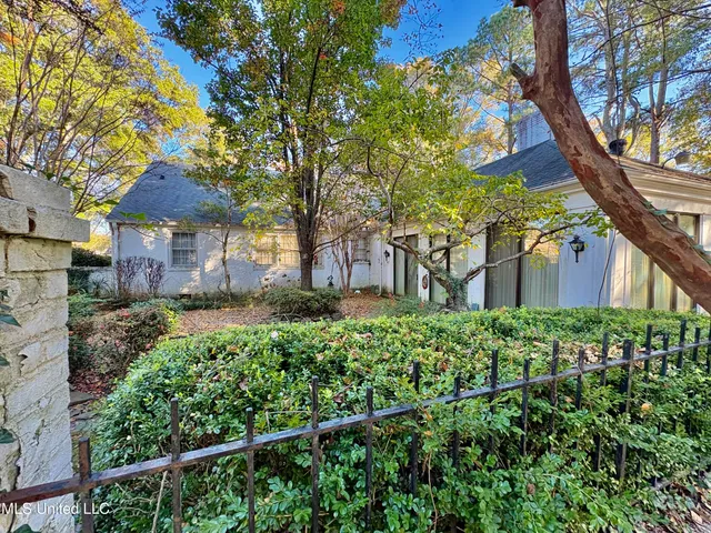 $299,900 | 407 South Ward Street, Senatobia, MS 38668