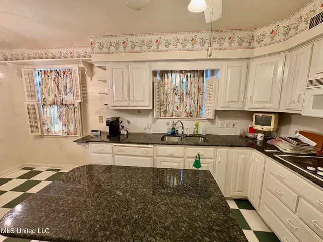 $299,900 | 407 South Ward Street, Senatobia, MS 38668