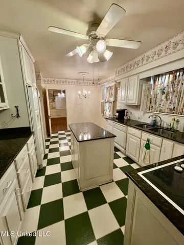 $299,900 | 407 South Ward Street, Senatobia, MS 38668