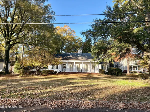 $275,000 | 407 South Ward Street, Senatobia, MS 38668