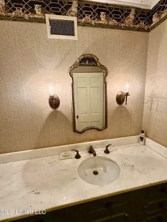 $275,000 | 407 South Ward Street, Senatobia, MS 38668