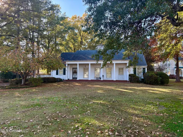 $299,900 | 407 South Ward Street, Senatobia, MS 38668