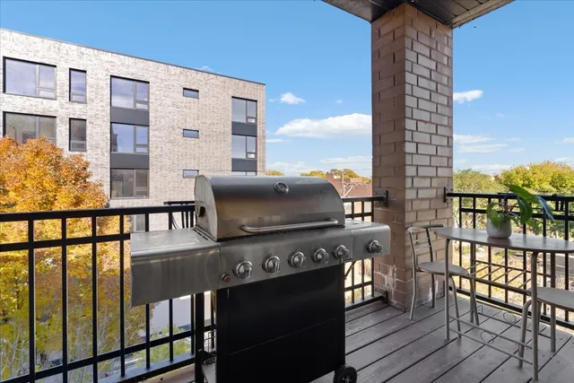 $449,900 | 1225 North California Avenue, Unit 4C, Chicago, IL 60622