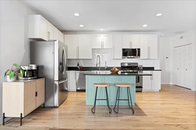 $449,900 | 1225 North California Avenue, Unit 4C, Chicago, IL 60622