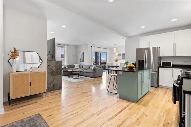 $449,900 | 1225 North California Avenue, Unit 4C, Chicago, IL 60622