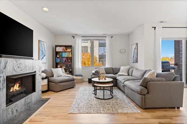 $449,900 | 1225 North California Avenue, Unit 4C, Chicago, IL 60622