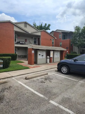 $975 | 6900 Skillman Street, Unit 404, Dallas, TX 75231