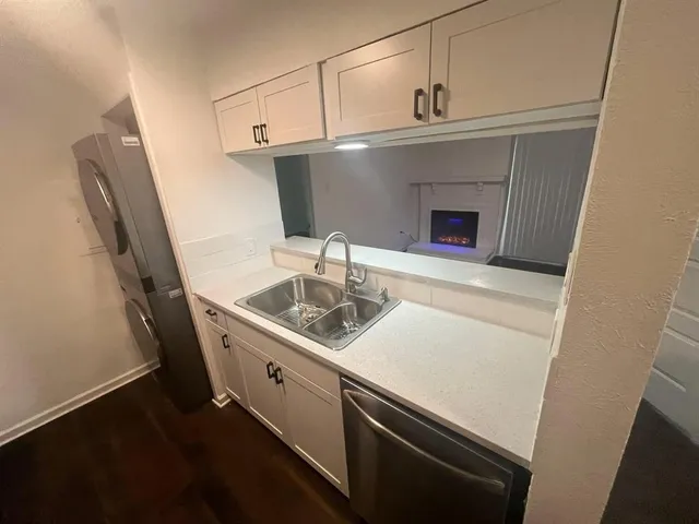 $975 | 6900 Skillman Street, Unit 404, Dallas, TX 75231