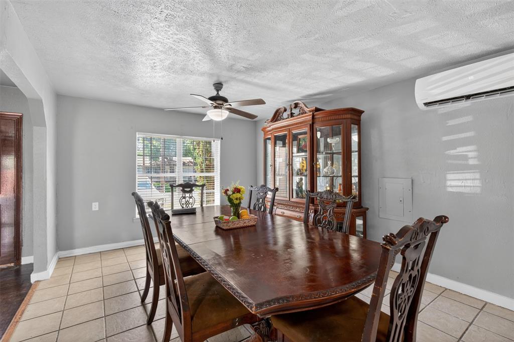 604 Graham Street Cleburne, TX 76033 - Photo 7 of 30