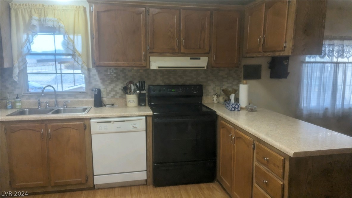 3530 North Blagg Road Pahrump, NV 89060 - Photo 15 of 27 Kitchen