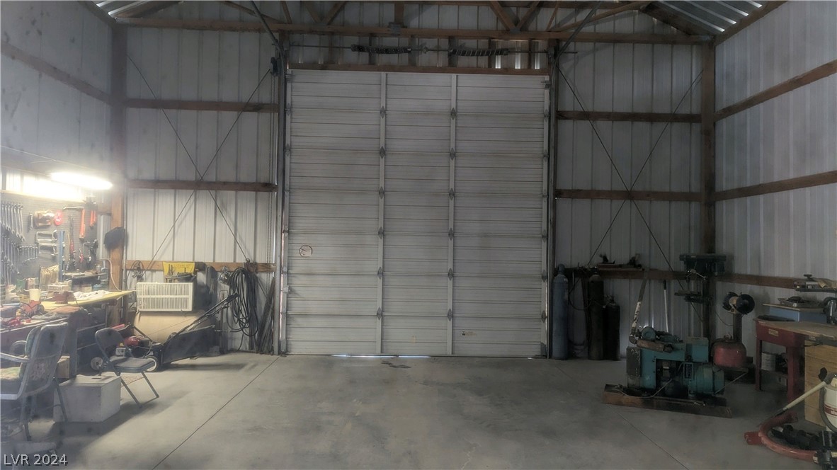 3530 North Blagg Road Pahrump, NV 89060 - Photo 7 of 27 Roll up door