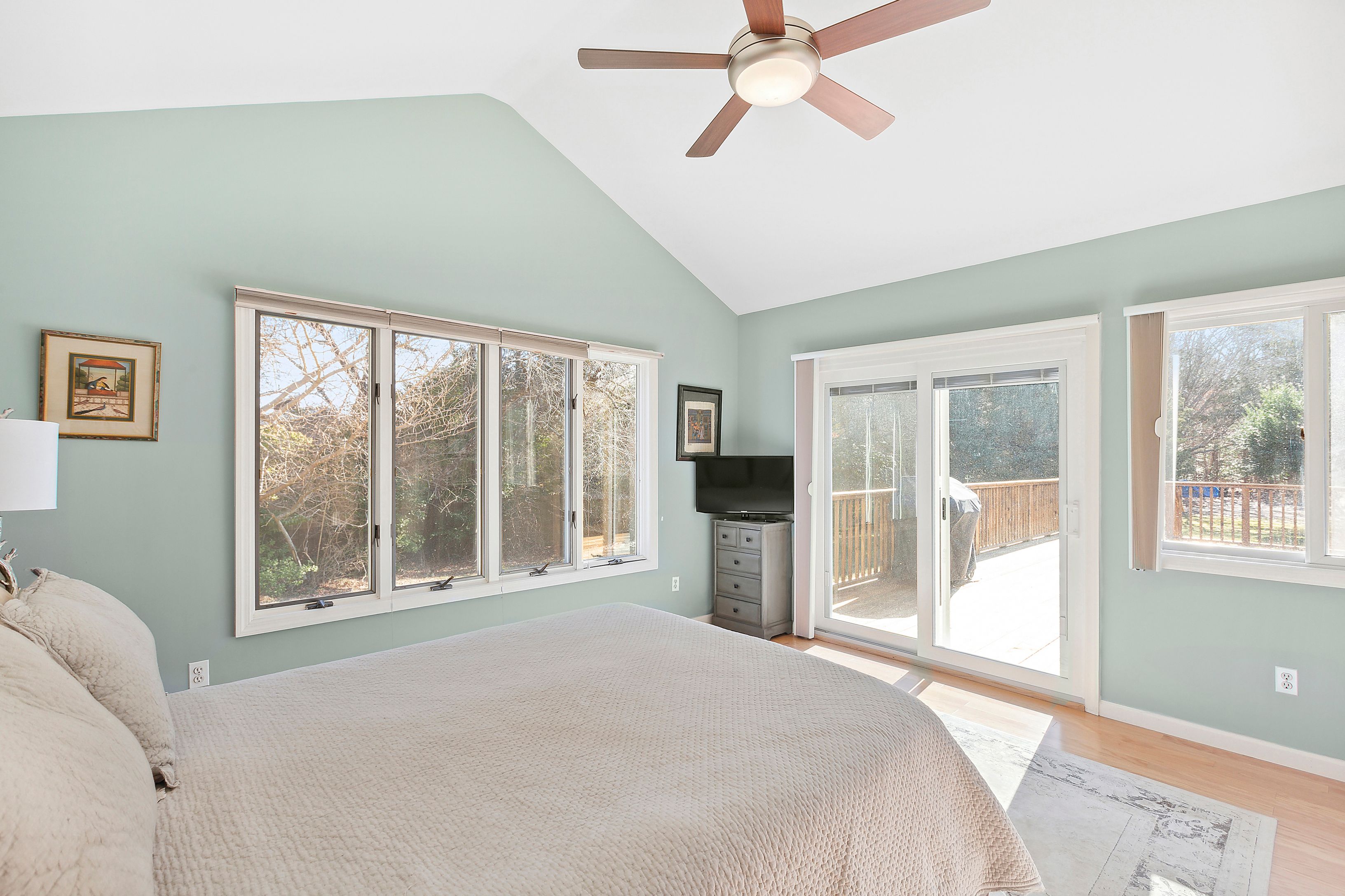 25 Hampton Harbor Road Hampton Bays, NY 11946 - Photo 5 of 10 Gallery Image 5