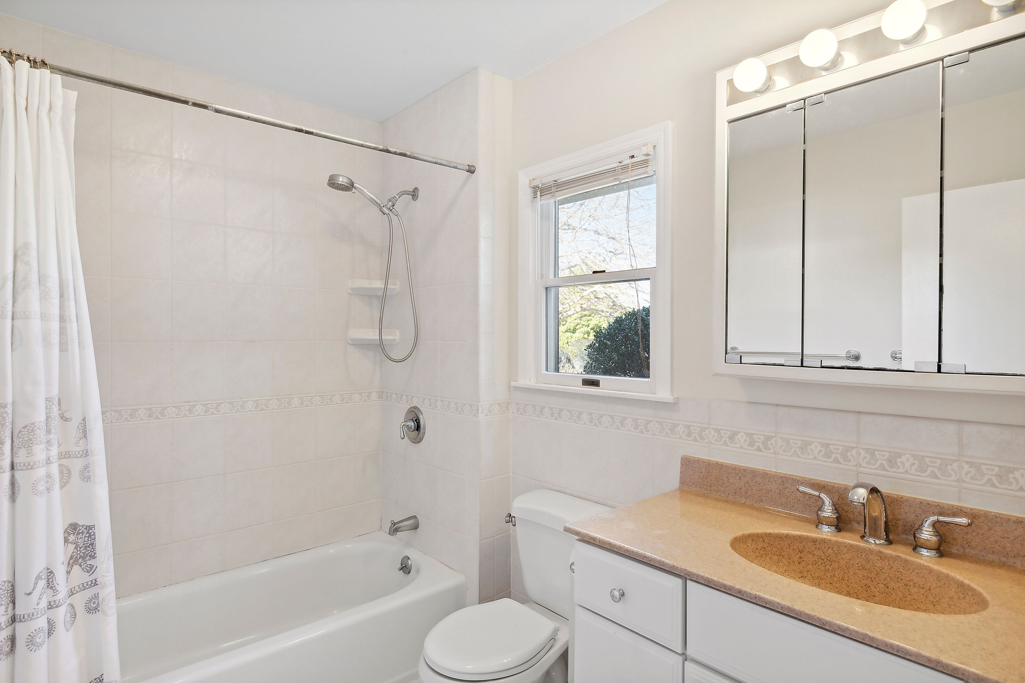 25 Hampton Harbor Road Hampton Bays, NY 11946 - Photo 9 of 10 Gallery Image 9