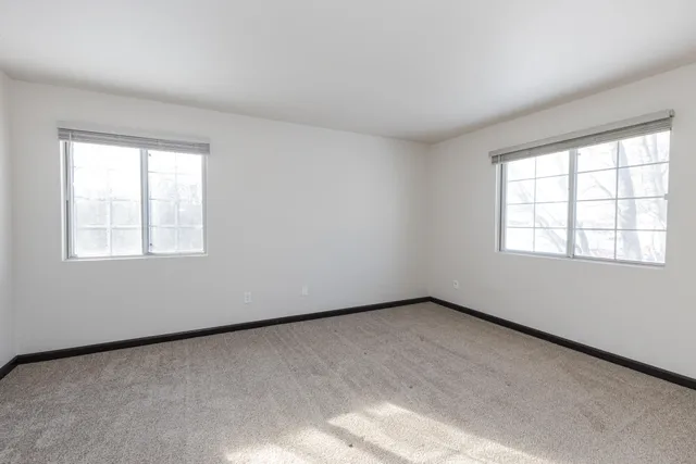 $1,400 | 723 Princeton Court, Hartland, WI 53029