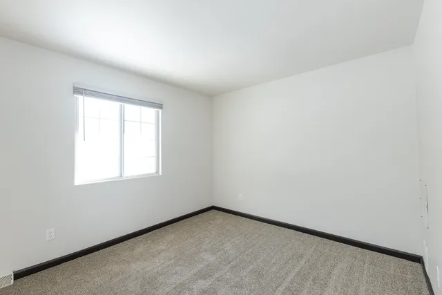 $1,400 | 723 Princeton Court, Hartland, WI 53029