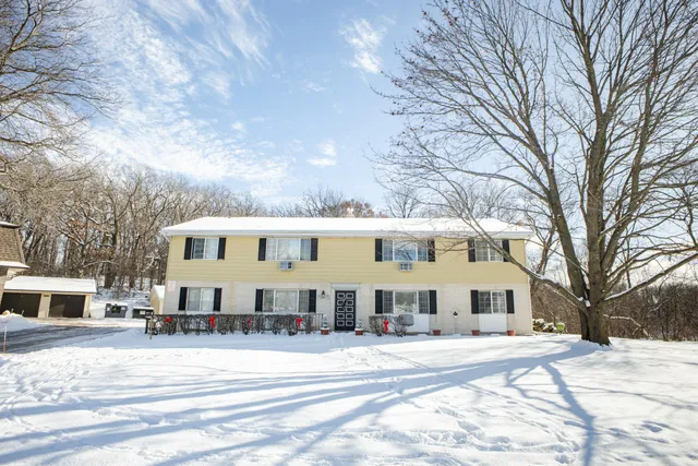 $1,400 | 723 Princeton Court, Hartland, WI 53029