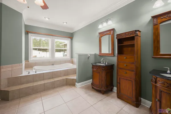 $650,000 | 29725 Henderson Lane, Walker, LA 70785