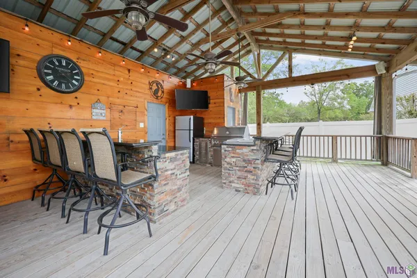 $650,000 | 29725 Henderson Lane, Walker, LA 70785