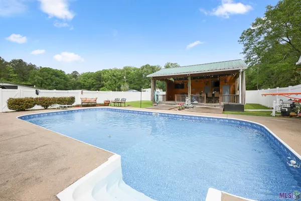 $650,000 | 29725 Henderson Lane, Walker, LA 70785