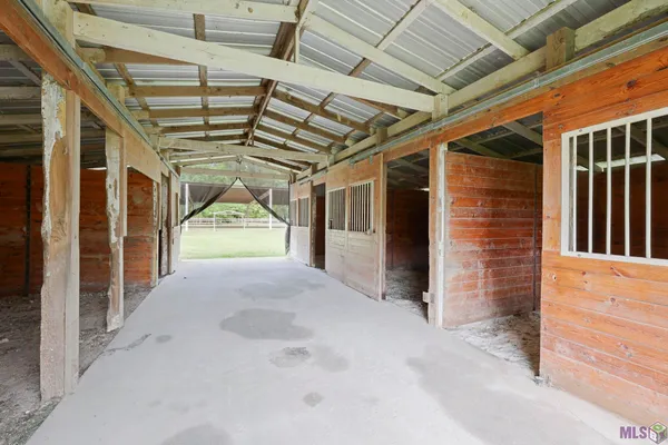 $650,000 | 29725 Henderson Lane, Walker, LA 70785