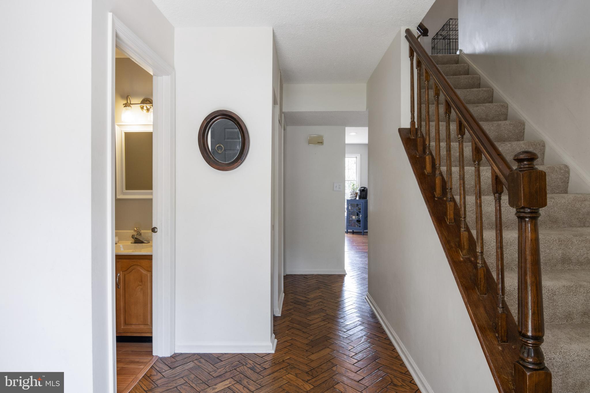 213 Hunters Ridge Road Lutherville-Timonium, MD 21093 - Photo 2 of 40 Foyer