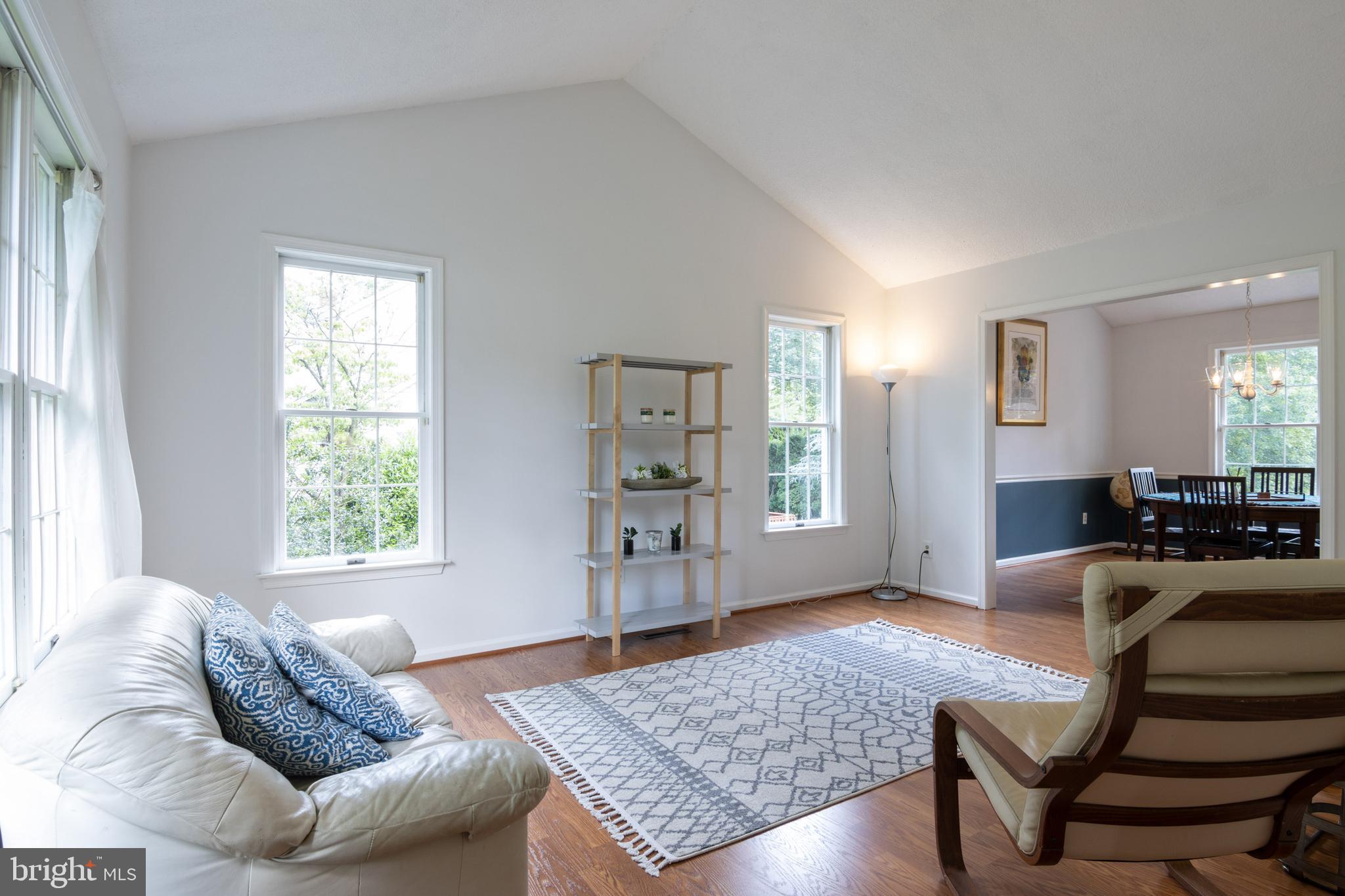 213 Hunters Ridge Road Lutherville-Timonium, MD 21093 - Photo 5 of 40 Living Room