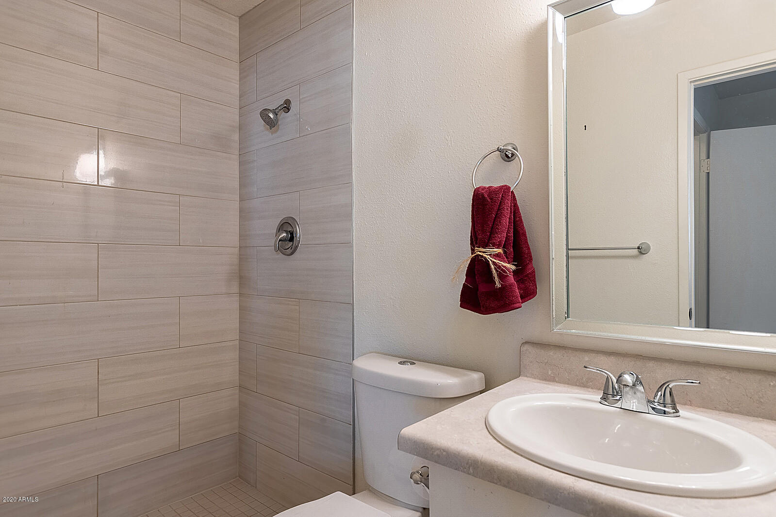1320 East Bethany Home Road, Unit 35 Phoenix, AZ 85014 - Photo 15 of 33 Master Bathroom