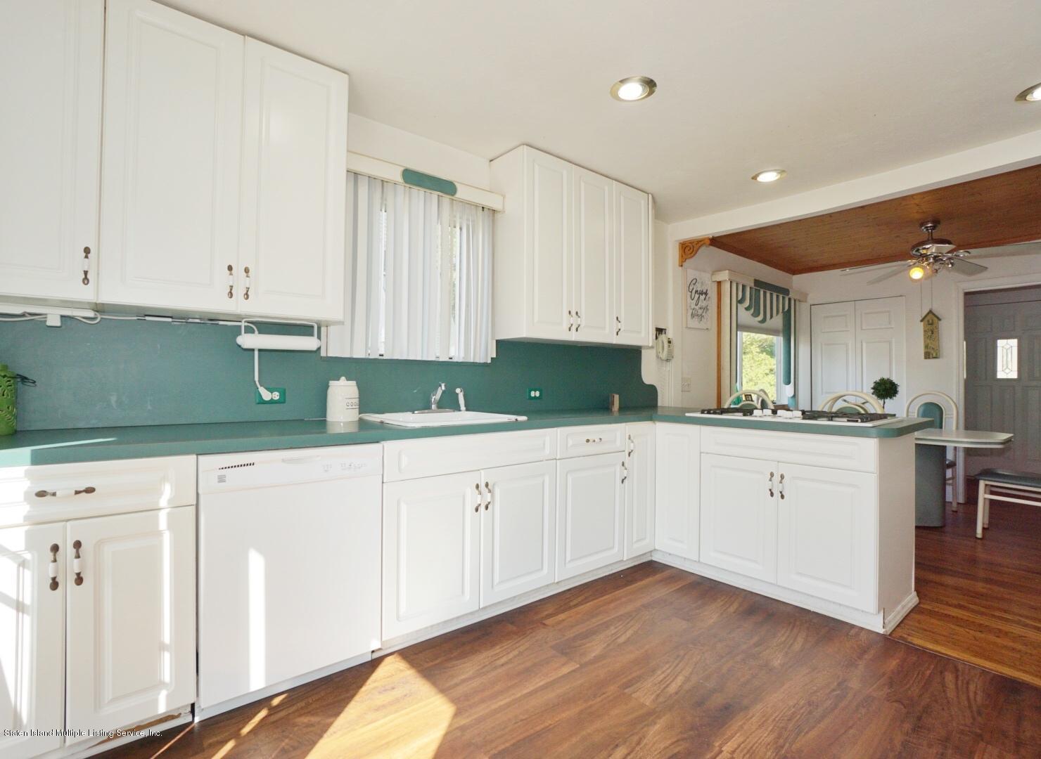 5 Dent Road Staten Island, NY 10308 - Photo 13 of 28 (13) KITCHEN