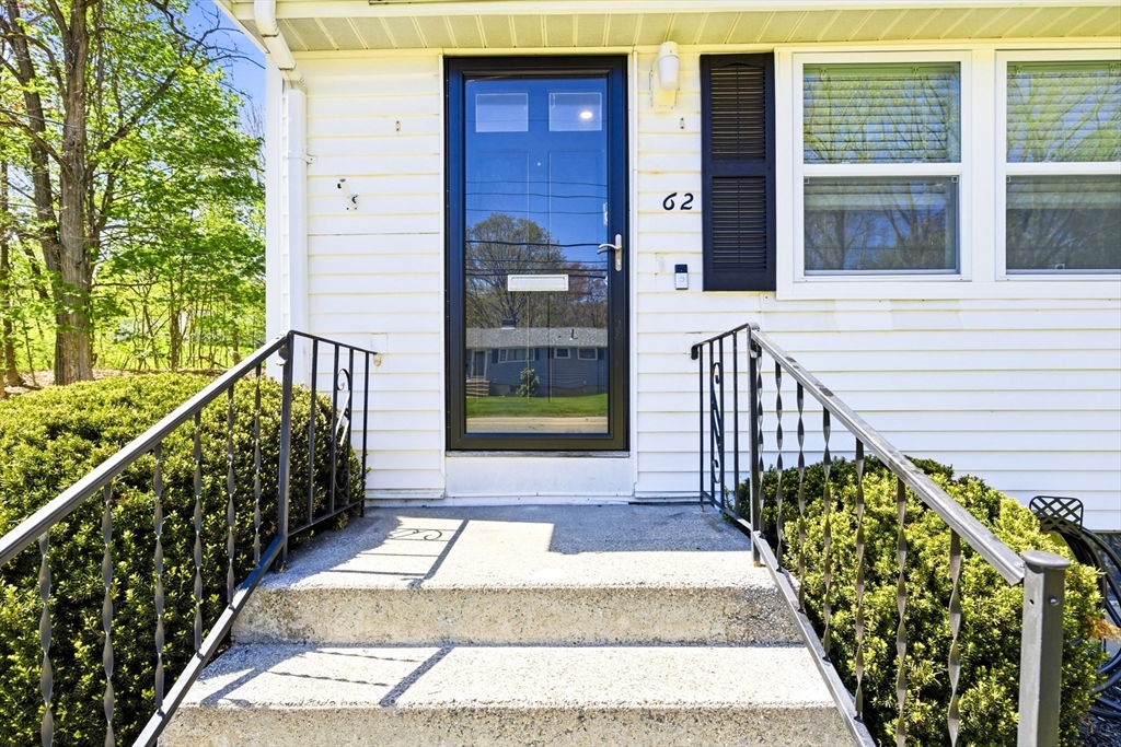 62 Hemenway Road Framingham, MA 01701 - Photo 4 of 24