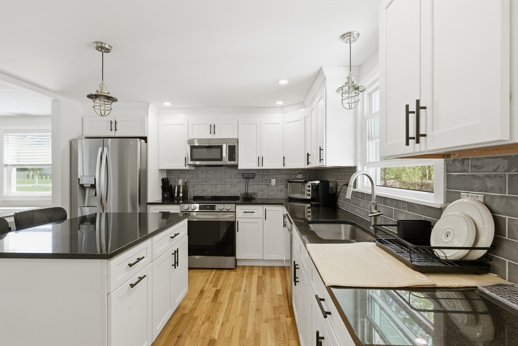 62 Hemenway Road Framingham, MA 01701 - Photo 5 of 24