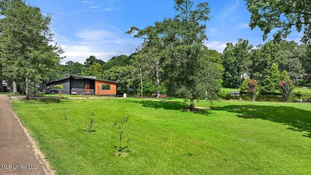 $305,000 | 108 Kimwood Place, Florence, MS 39073